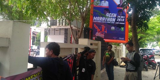 Penyidik KPK geledah kantor Dinas PUPR dan Dispora Aceh