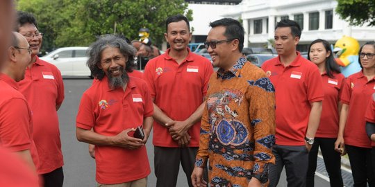 Pertama kali ke Kuningan, Menpora panen kejutan ulang tahun