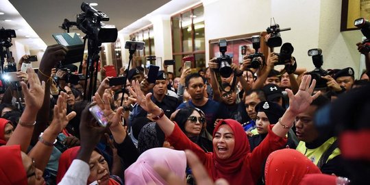 sumbang uang dan gelang emas rev1