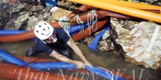 Seluruh 12 bocah Thailand dan pelatihnya sudah dikeluarkan dari gua