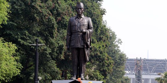 Patung Soekarno hiasi GBK