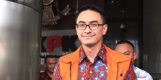 Senyum Zumi Zola usai jalani pemeriksaan lanjutan