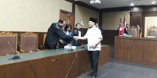 Bupati Lampung Tengah dituntut 4,6 tahun penjara & hak politik dicabut