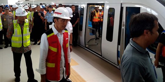 Presiden Jokowi ingin LRT ala Indonesia dijual ke dunia