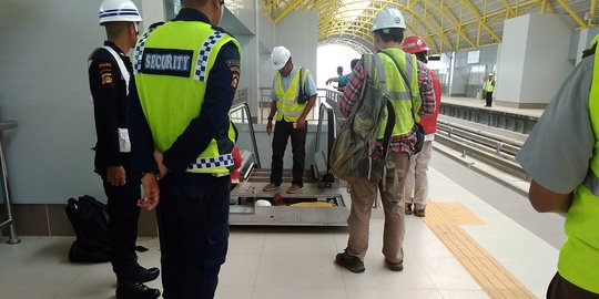 Ditinjau Jokowi, eskalator LRT Palembang tiba-tiba rusak