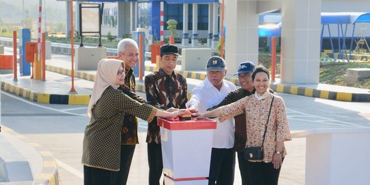 Presiden Jokowi resmikan jalan tol Kartasura-Sragen