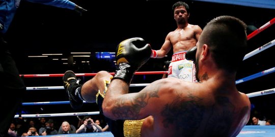 Pukulan KO Manny Pacquiao di ronde 7 robohkan petinju Argentina