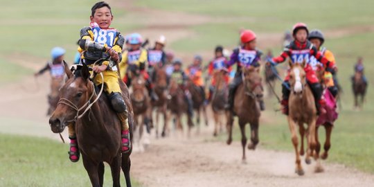 Aksi joki cilik di pacuan kuda Mongolia