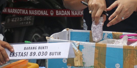 Produksi ekstasi palsu, suami istri di Banjarmasin diciduk polisi