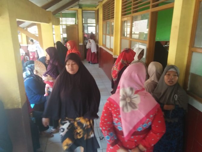 rebutan bangku hari pertama sekolah