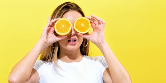 Cegah macular degeneration dengan makan 1 buah jeruk per hari