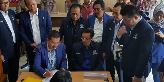 Mantan gubernur daftarkan bacaleg NasDem ke KPU Sumut