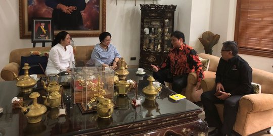 Ketum Golkar Airlangga bertemu Ketum PDIP Megawati