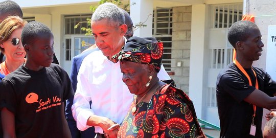 Pulang kampung, Obama temui neneknya di Kenya