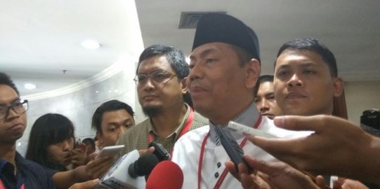 Disebut Hasto nyaleg lewat PDIP, Kapitra membantah