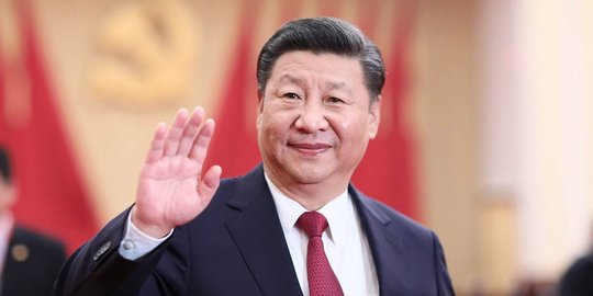Perempuan China dan keluarganya ditangkap karena siram tinta ke poster Xi Jinping