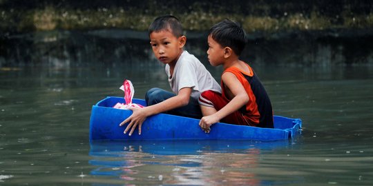 Badai Tropis Son-Tinh lumpuhkan Manila