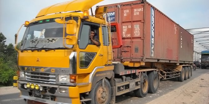 Kebijakan penindakan truk  kelebihan muatan bakal naikkan 