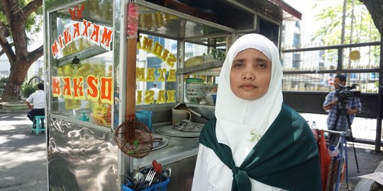 Kisah tukang mi ayam berangkat haji setelah ayah menolak diberangkatkan