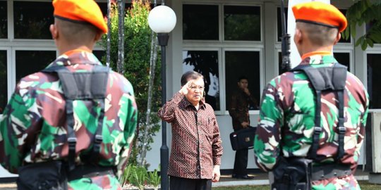 Wapres JK minta Capaja TNI-Polri jaga NKRI meski beda seragam