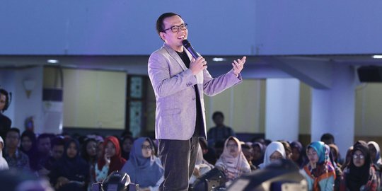 President Bukalapak Fajrin Rasyid berikan kisah berbisnis online di acara EGTC