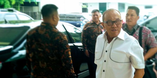 Aburizal Bakrie: SBY sakit infeksi ginjal