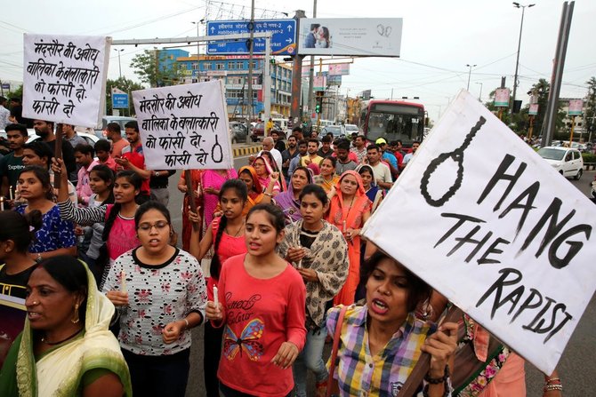 pengunjuk rasa tuntut pemerkosa bocah tujuh tahun di mandsaur india