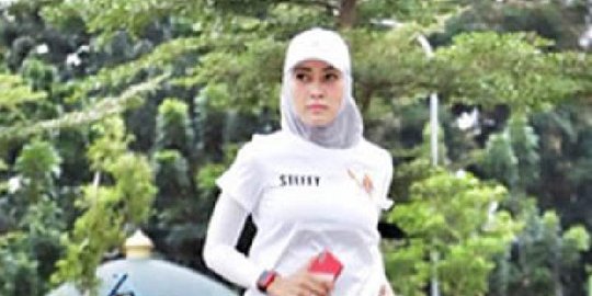 Menelisik keterlibatan model Steffy Burase di kasus suap Otsus Aceh