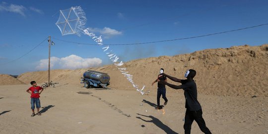 Gara-gara balon dan layangan, Israel siap gempur Gaza lagi