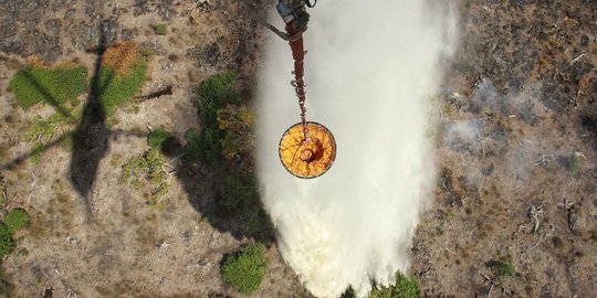 Melihat lebih dekat helikopter BNPB padamkan kebakaran hutan di Sumsel