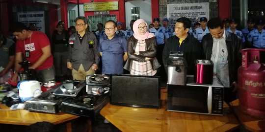 Barang mewah hingga duit ratusan juta ditemukan saat razia di Lapas Sukamisikin