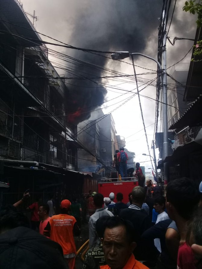 kebakaran 15 rumah di krendang tambora