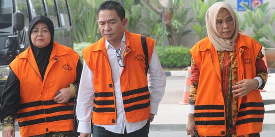 Diperiksa KPK, 3 tersangka suap APBD-P Malang kompak pakai rompi oranye