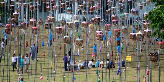 Ribuan burung saling sahut dalam kontes berkicau di Thailand