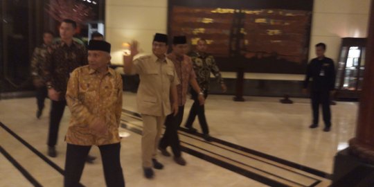 Prabowo dan Amien Rais bertemu ulama PA 212 di Hotel Sultan
