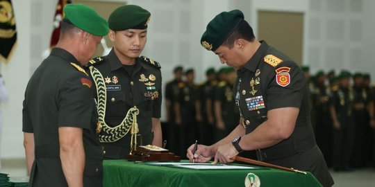 Letjen TNI Andika Perkasa dilantik menjadi Pangkostrad