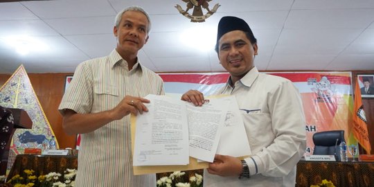 KPU resmi tetapkan Ganjar Pranowo-Taj Yasin pemenang Pilgub Jateng