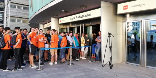 Suasana perilisan Xiaomi Mi A2 di Madrid