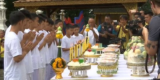 Remaja Thailand terjebak dalam gua ditahbiskan jadi calon biksu