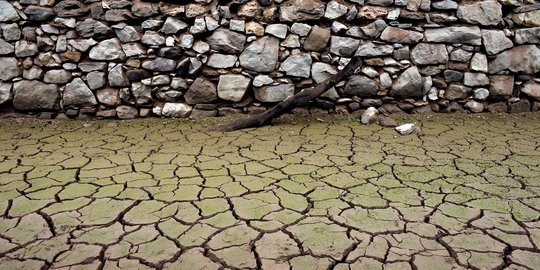 Kekeringan dan krisis air bersih di Cilacap meluas, BPBD kirim 50 tangki air