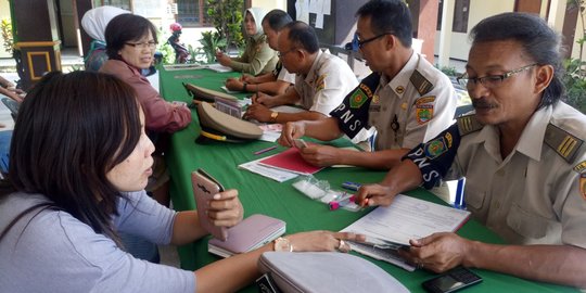 Razia KTP, puluhan warga Sukoharjo tak bawa didenda Rp 20 ribu