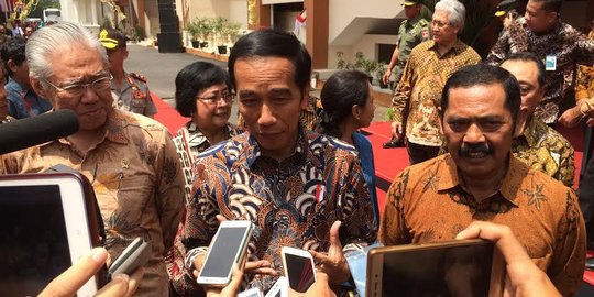 Jokowi: Pasar tradisional miliki daya tarik jika tak becek, bau dan ada tempat parkir