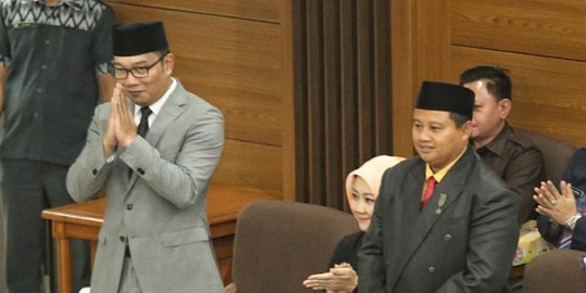 Ikut paripurna, Emil minta DPRD Jabar tunda pengesahan anggaran