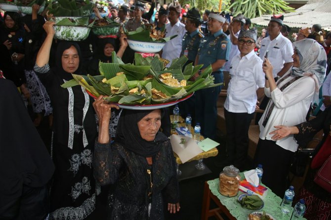 bupati banyuwangi abdullah azwar anas