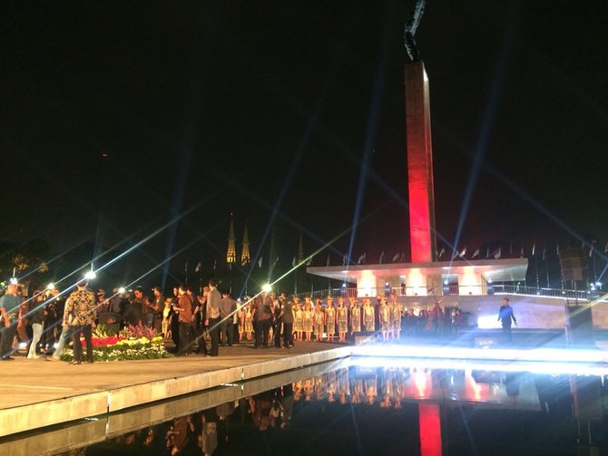 anies resmikan taman lapangan banteng