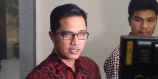 Kasus suap eks Bupati Mojoekerto, KPK panggil bos Telkomsel