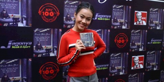 Lagu galau Marsha Zulkarnain masuk album kompilasi \'STORY OF A BROKEN HEART\'