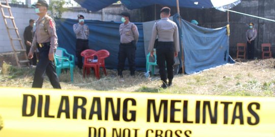 Polres Karawang gerebek warung jamu, sita ratusan liter alkohol dan arak