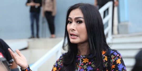 Diminta mundur jadi juri oleh komnas perlindungan anak, begini tanggapan iis dahlia