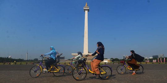 Menjajal layanan sepeda gratis di Monas